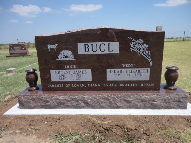 A brown monument for the Bucl couple